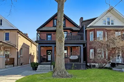 Triplex in Toronto