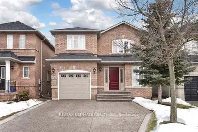 Detached in Oakville