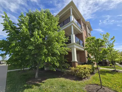 Condo Townhouse in Oakville