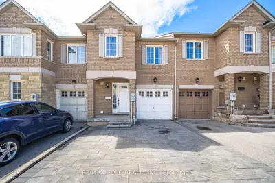 24 Norman Wesley Way 46, Toronto W05, On M3m 3h4