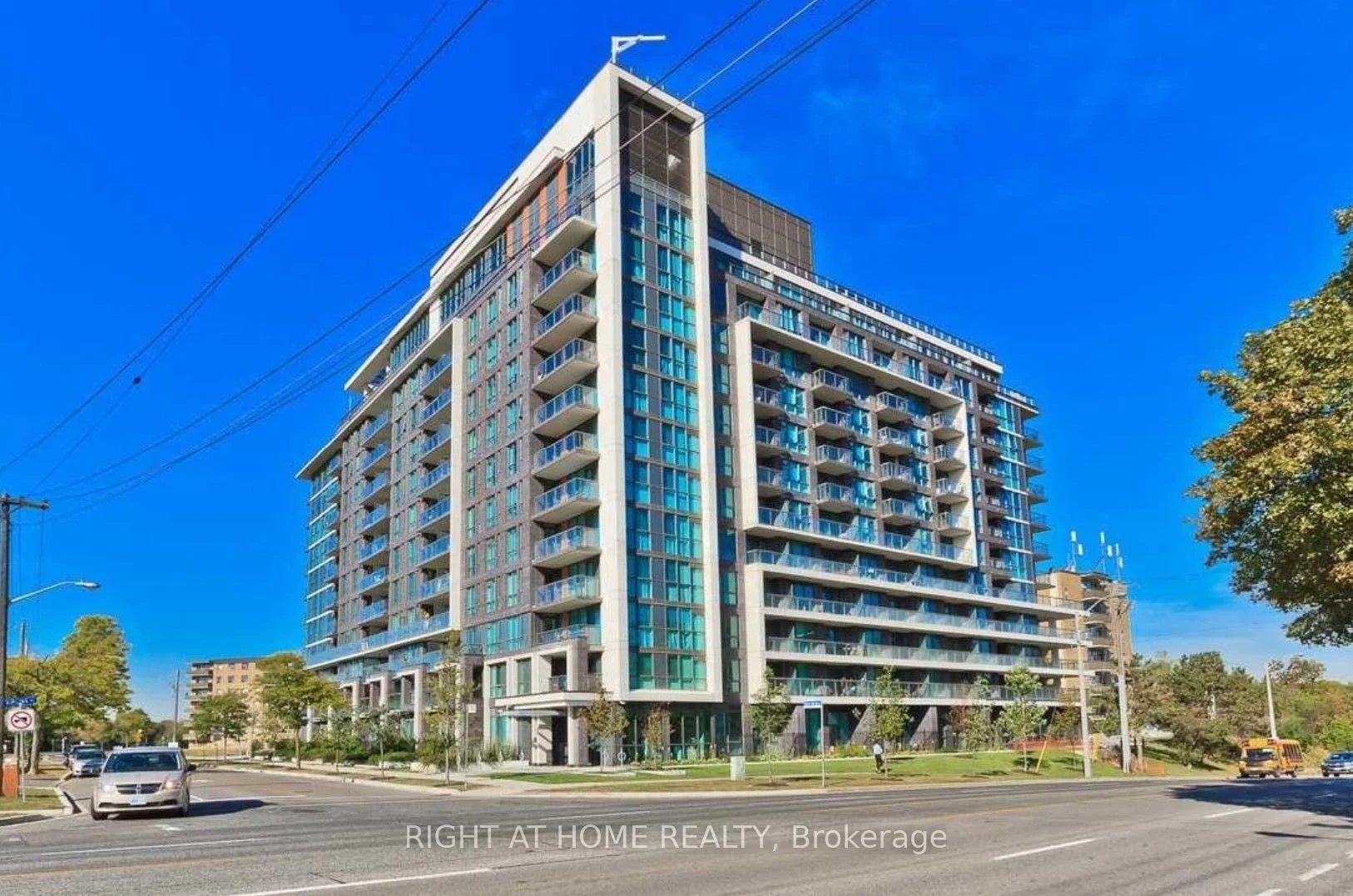 80 Esther Lorrie Drive 817, Toronto W10, On M9w 0c6