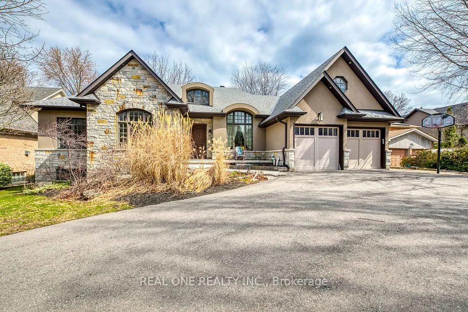774 Terlin Boulevard, Mississauga, ON L5H 1T2