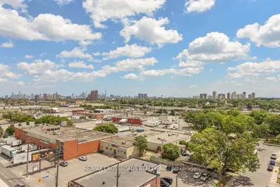 2300 St Clair Avenue W 1003, Toronto W02, On M6n 1k8