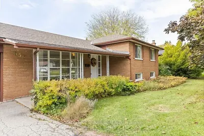 Detached in Oakville