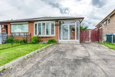 1001 Blairholm Avenue Main, Mississauga, On L5c 1g5