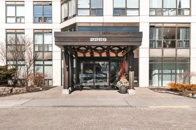 2269 Lake Shore Blvd W Boulevard 1104, Toronto W06, On M8v 3x6