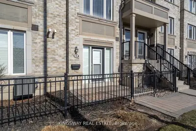 2915 Hazelton Place 8, Mississauga, On L5m 0s3