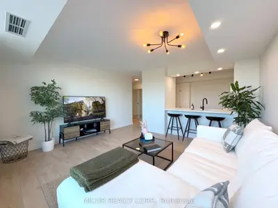 190 Manitoba Street 1002, Toronto W06, On M8y 3y8