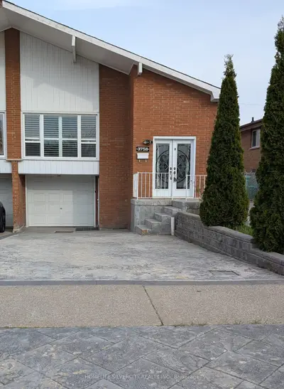 Semi-Detached in Mississauga