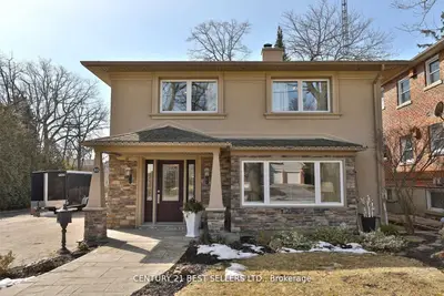 52 Oakwood Avenue S, Mississauga, On L5g 3l5
