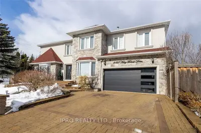 2438 King Forest Drive, Mississauga, On L5k 2p1
