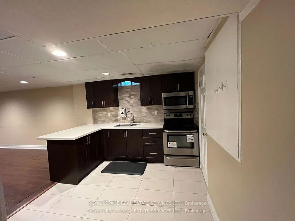 3239 Pebblewood Road, Mississauga, ON L5N 6P5