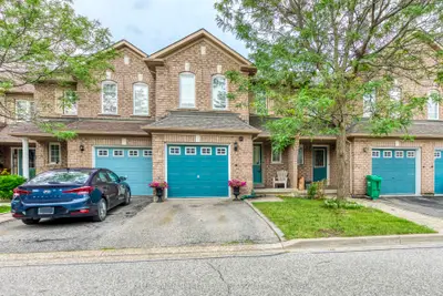 Condo Townhouse in Brampton