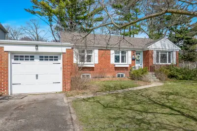 1303 Crossfield Bend, Mississauga, On L5g 3p5
