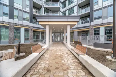Condo Apartment in Oakville