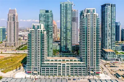 Condo Apartment in Mississauga