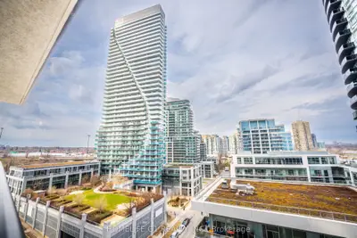39 Annie Craig Drive 907, Toronto W06, On M8v 0h1