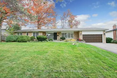 2053 Tenoga Drive, Mississauga, On L5h 3k1