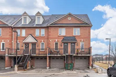 3895 Doug Leavens Boulevard 19, Mississauga, On L5n 7g1