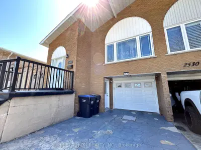 2528 Palisander Avenue Main, Mississauga, On L5b 2l2