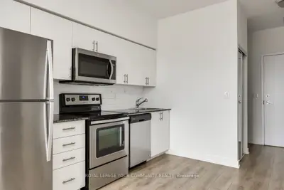 1420 Dupont Street 2307, Toronto W02, On M6h 4j8