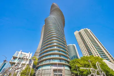 Condo Apartment in Mississauga
