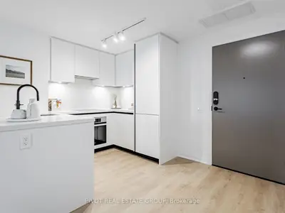 Condo Apartment in Mississauga