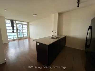 4070 Confederation Parkway 3810, Mississauga, On L5b 0e9