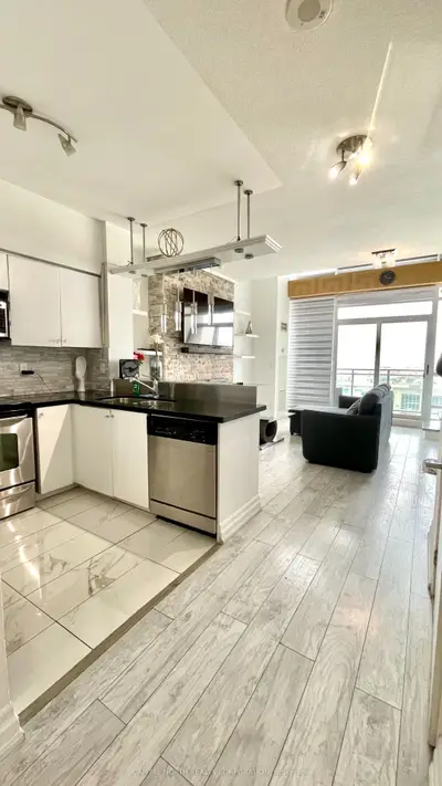 185 Legion Road N 2015, Toronto W06, On M8y 0a1