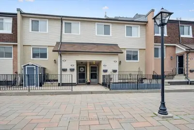 2170 Bromsgrove Road 88, Mississauga, On L5j 4j2