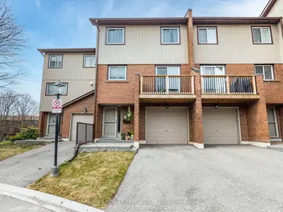 Condo Townhouse in Mississauga
