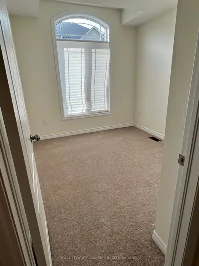 Att/Row/Townhouse in Caledon