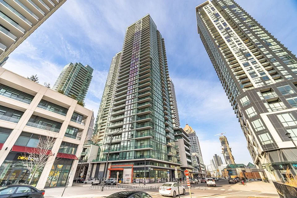 4065 BRICKSTONE Mews 207, Mississauga, ON L5B 0G3