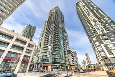 Condo Apartment in Mississauga