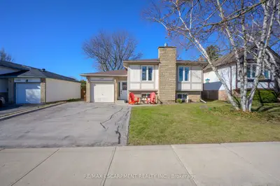 Detached in Burlington