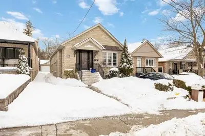 414 Harvie Avenue Lower, Toronto W03, On M6e 4l8