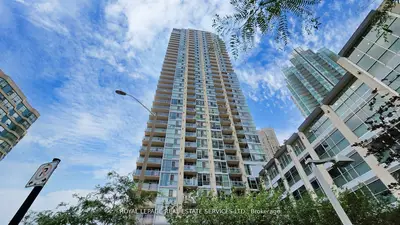 225 Webb Drive 3210, Mississauga, On L5b 4p2