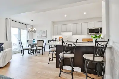 Att/Row/Townhouse in Mississauga
