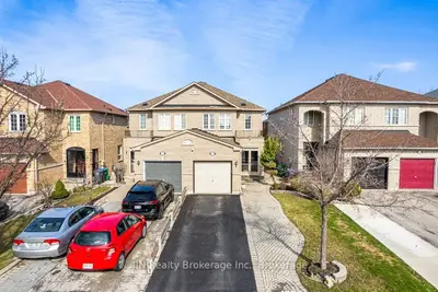Semi-Detached in Mississauga