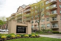 5188 Lakeshore Road 102, Burlington, ON L7L 6P4