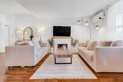 49 Queen Street E 101, Mississauga, On L5g 4n6