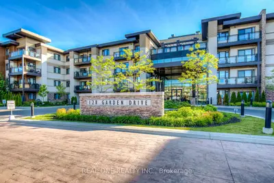 Condo Apartment in Oakville