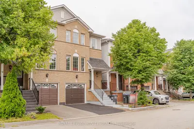 Semi-Detached Condo in Mississauga