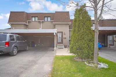 Condo Townhouse in Brampton