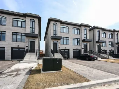 17 St. Gaspar Court, Toronto W05, On M6l 1y7