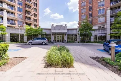 Condo Apartment in Oakville