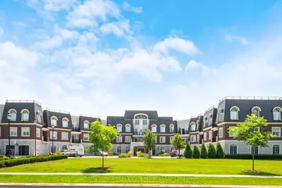 Condo Apartment in Oakville