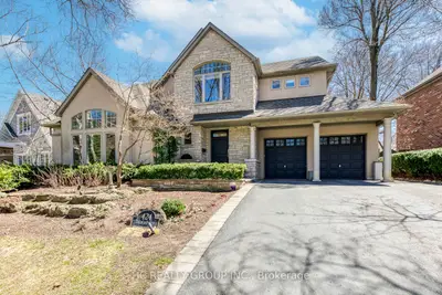 Detached in Oakville