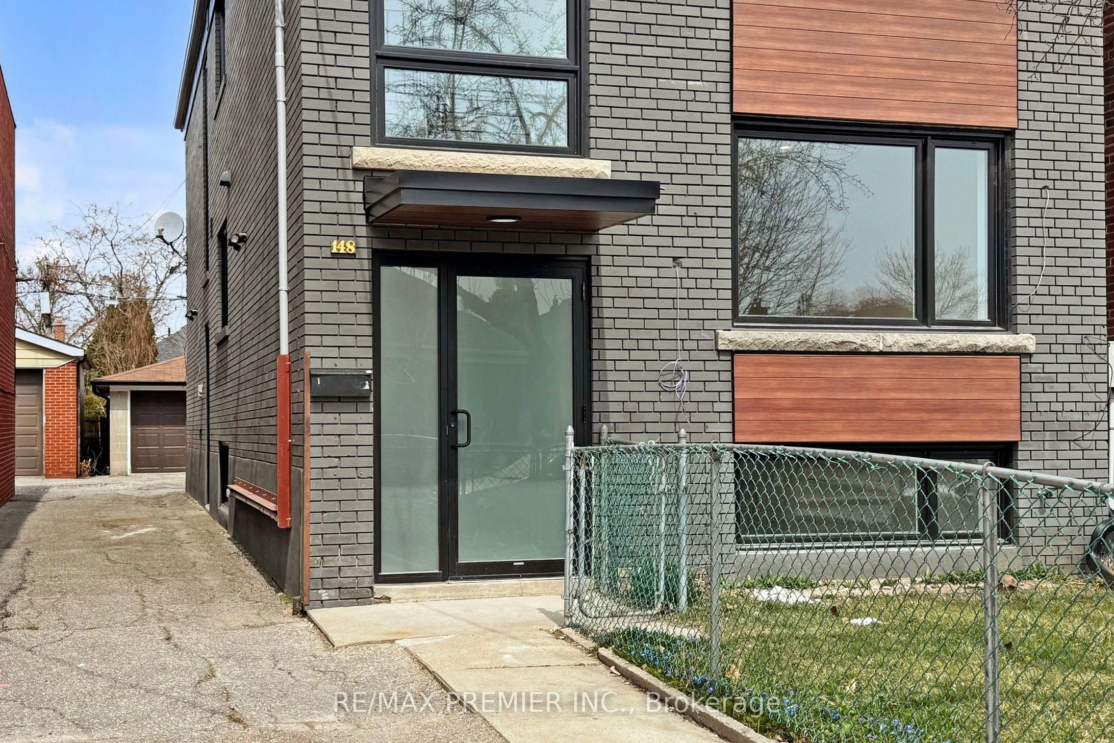 148 Lambton Avenue 1 (Main), Toronto W03, ON M6N 2S9
