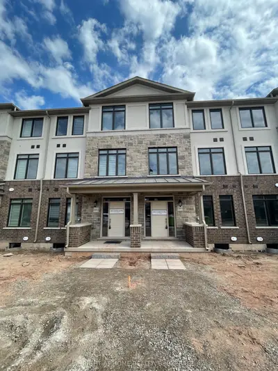 Att/Row/Townhouse in Oakville